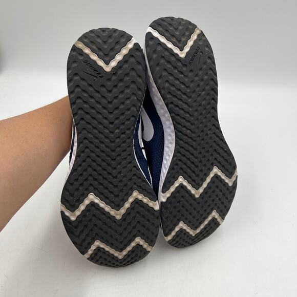 Nike  Revolution 5 Midnight Navy Sneakers BQ3204-400 - Picture 7 of 9